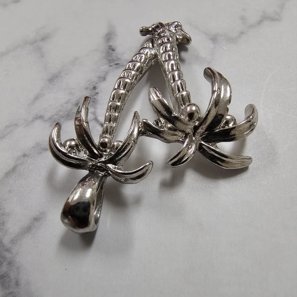 Silver Palm Tree Pendant - Picture 3 of 8